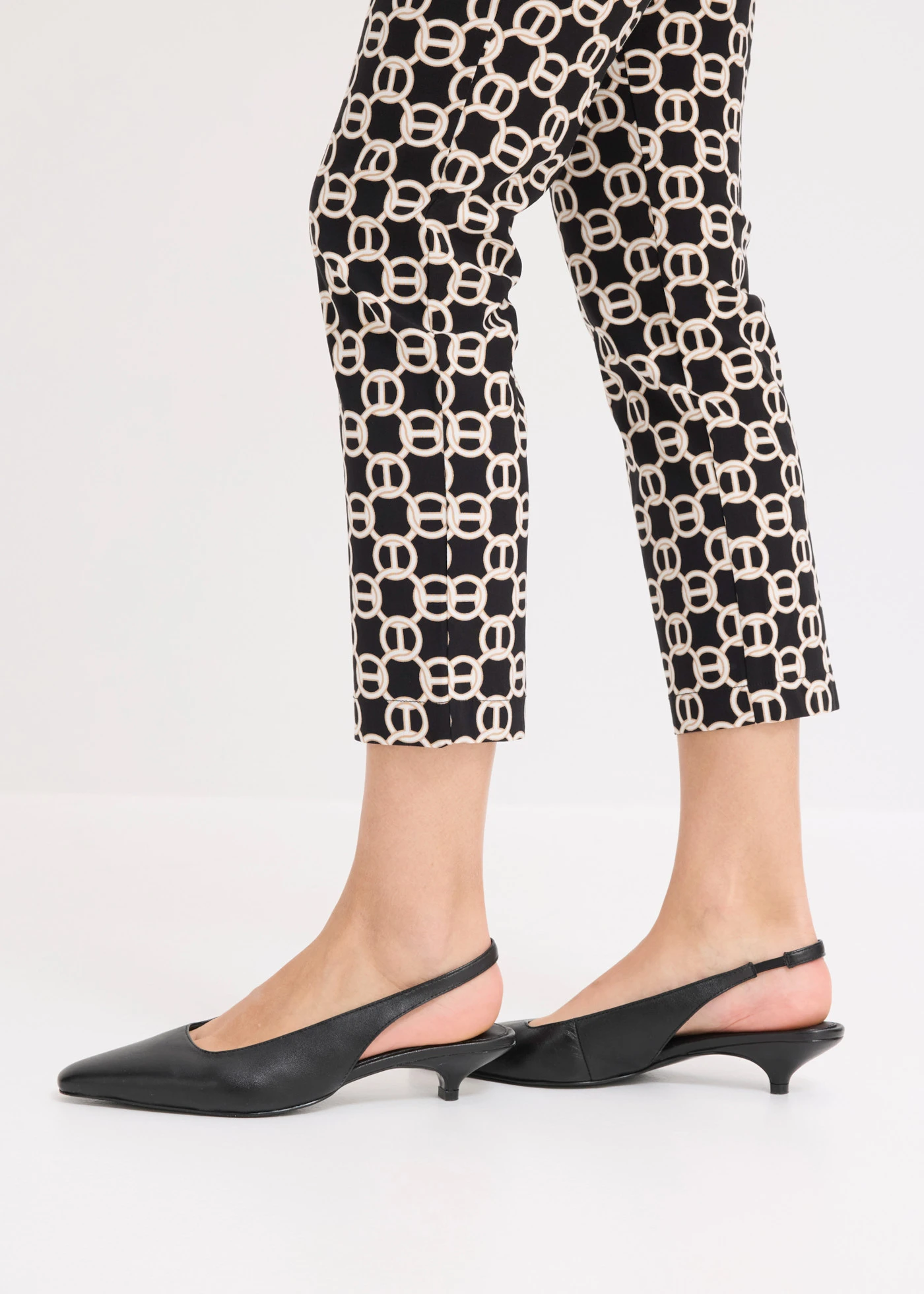 7/8 stretchbroek van bengaline • zwart-wolwit met grafische print • bonprix online shop