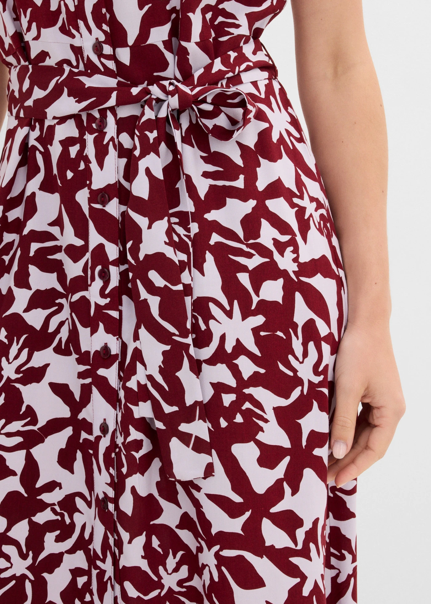 Rochie-cămașă din viscoză fluidă • roșu-rodie-liliachiu cu imprimeu • magazin bonprix