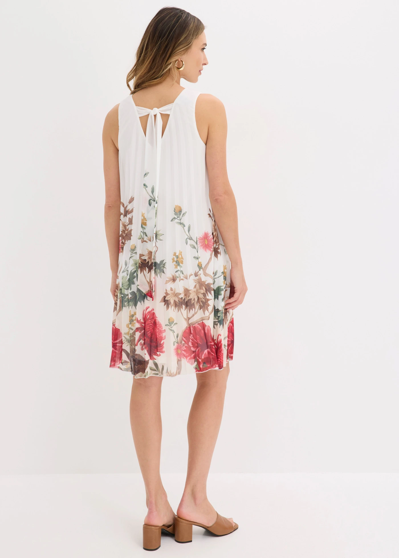 Rochie mini • alb cu flori • magazin bonprix