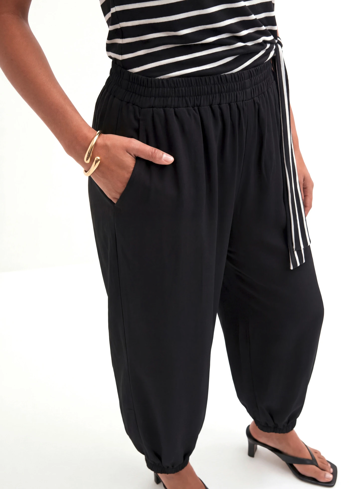 Ballonbroek van soepele viscose • zwart • product-page.page-title-suffix