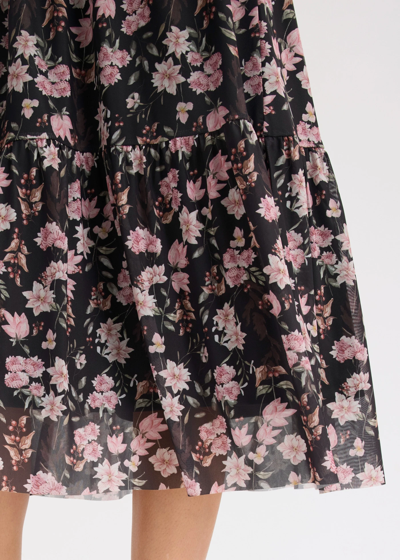 Robe midi en mesh • noir floral • Boutique bonprix