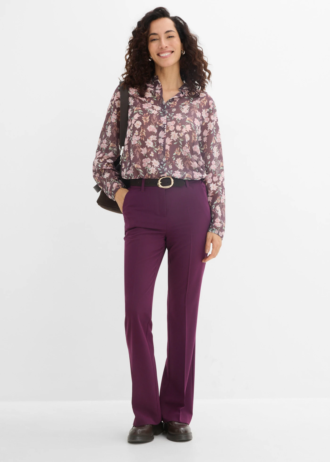 Flared broek met scherpe vouwen • vlierbes • bonprix online shop