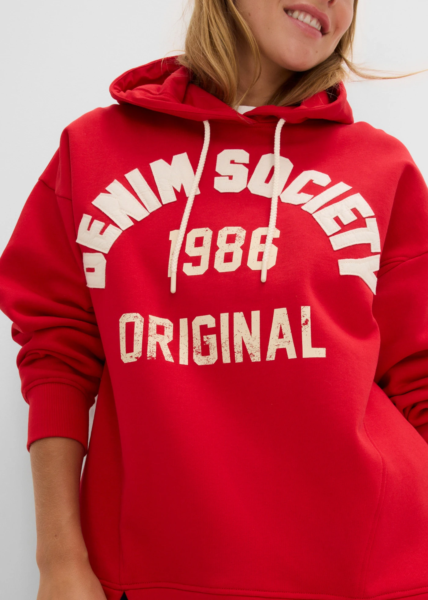 Oversized hoodie van puur katoen • salsarood-lichtsand met print • bonprix online shop