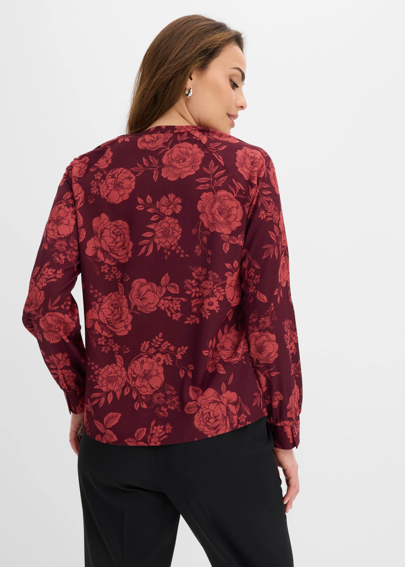 Bluză tip tunică din crep ușor • roșu-vineriu/roșu-cireașă fumuriu cu flori • magazin bonprix