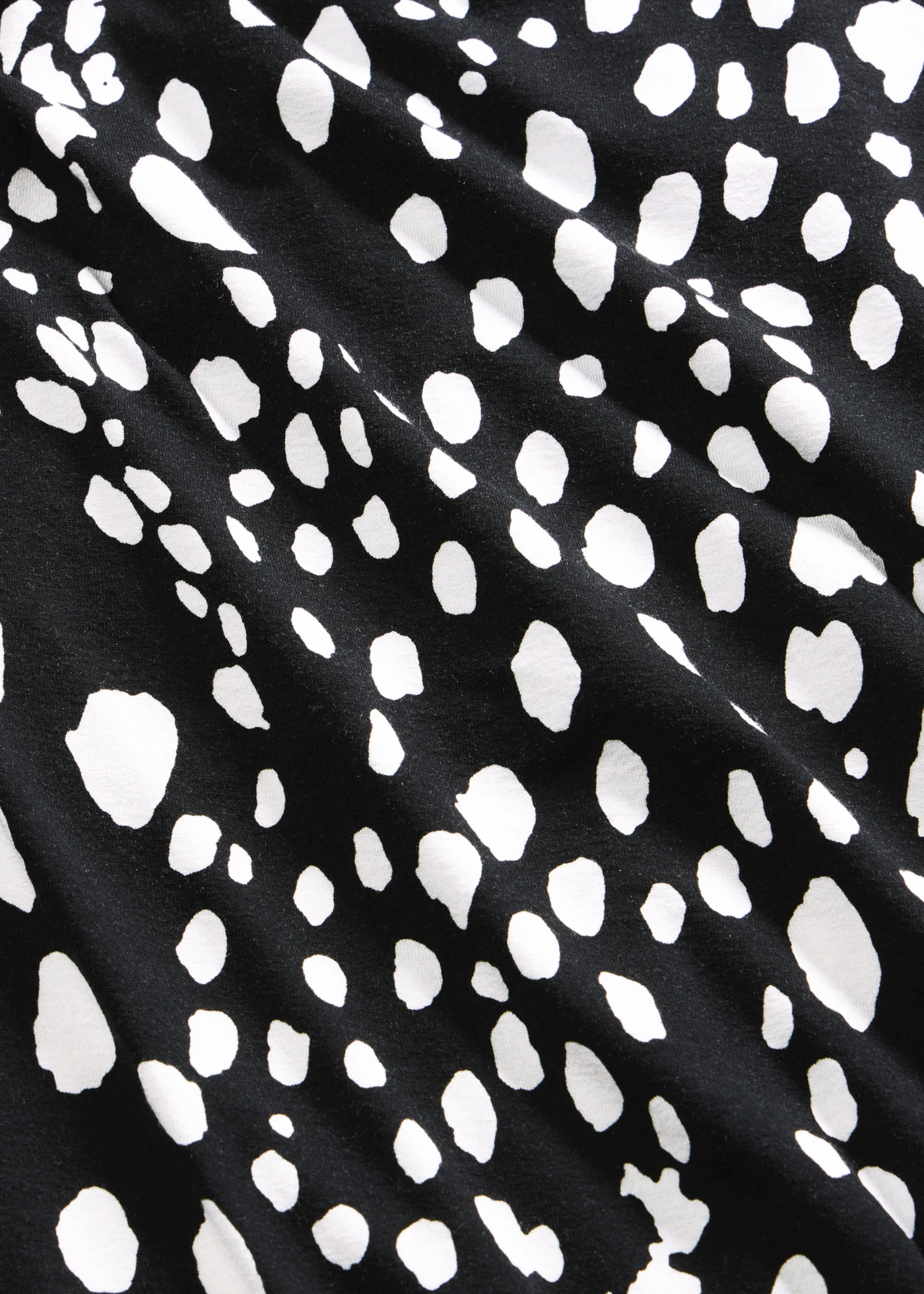 Robe en jersey viscose doux • noir-blanc imprimé • Boutique bonprix