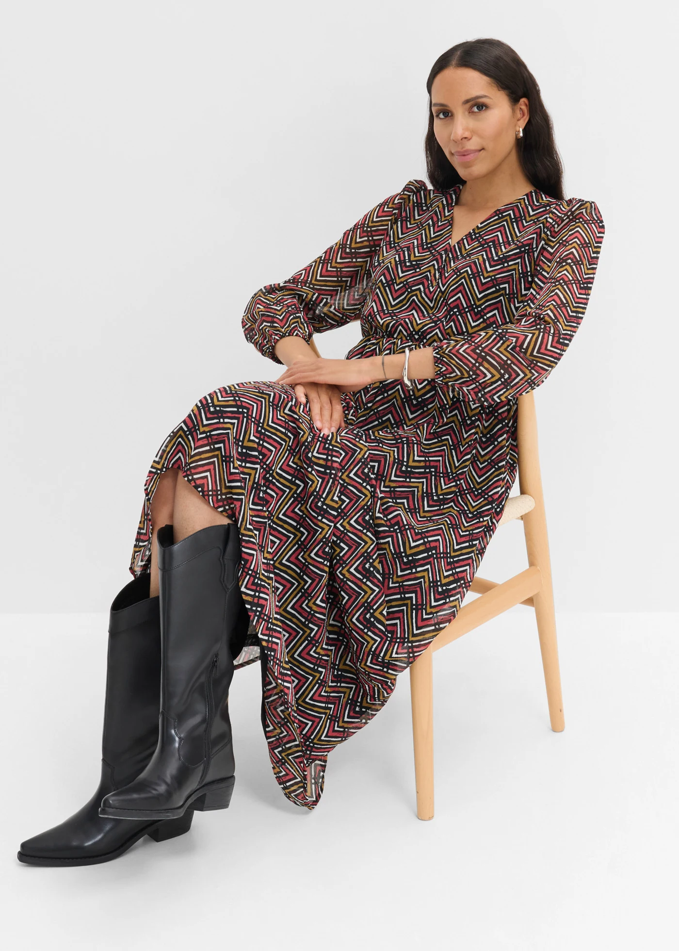 Robe en mousseline • noir graphique • Boutique bonprix