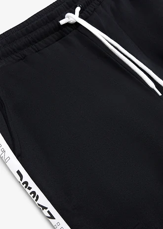 Spodnie joggingowe z kieszeniami cargo i paskami z boku, z czystej bawełny organicznej • czarno-biały • sklep bonprix