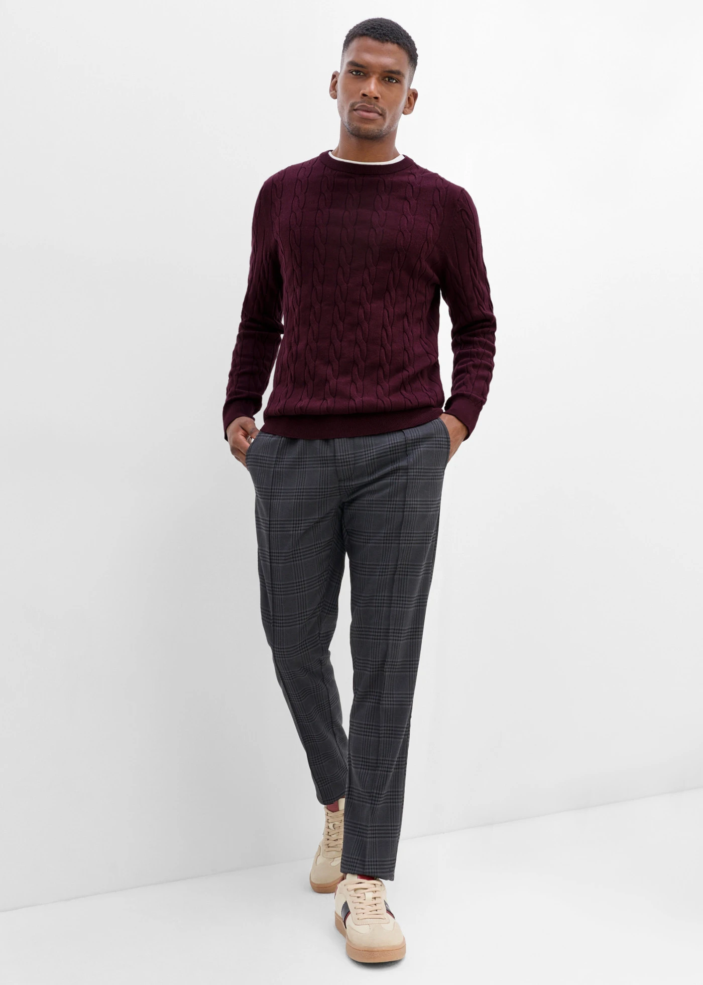 Jemne pletený pulóver s osmičkovým vzorom, Slim Fit • vínovo červená • obchod bonprix
