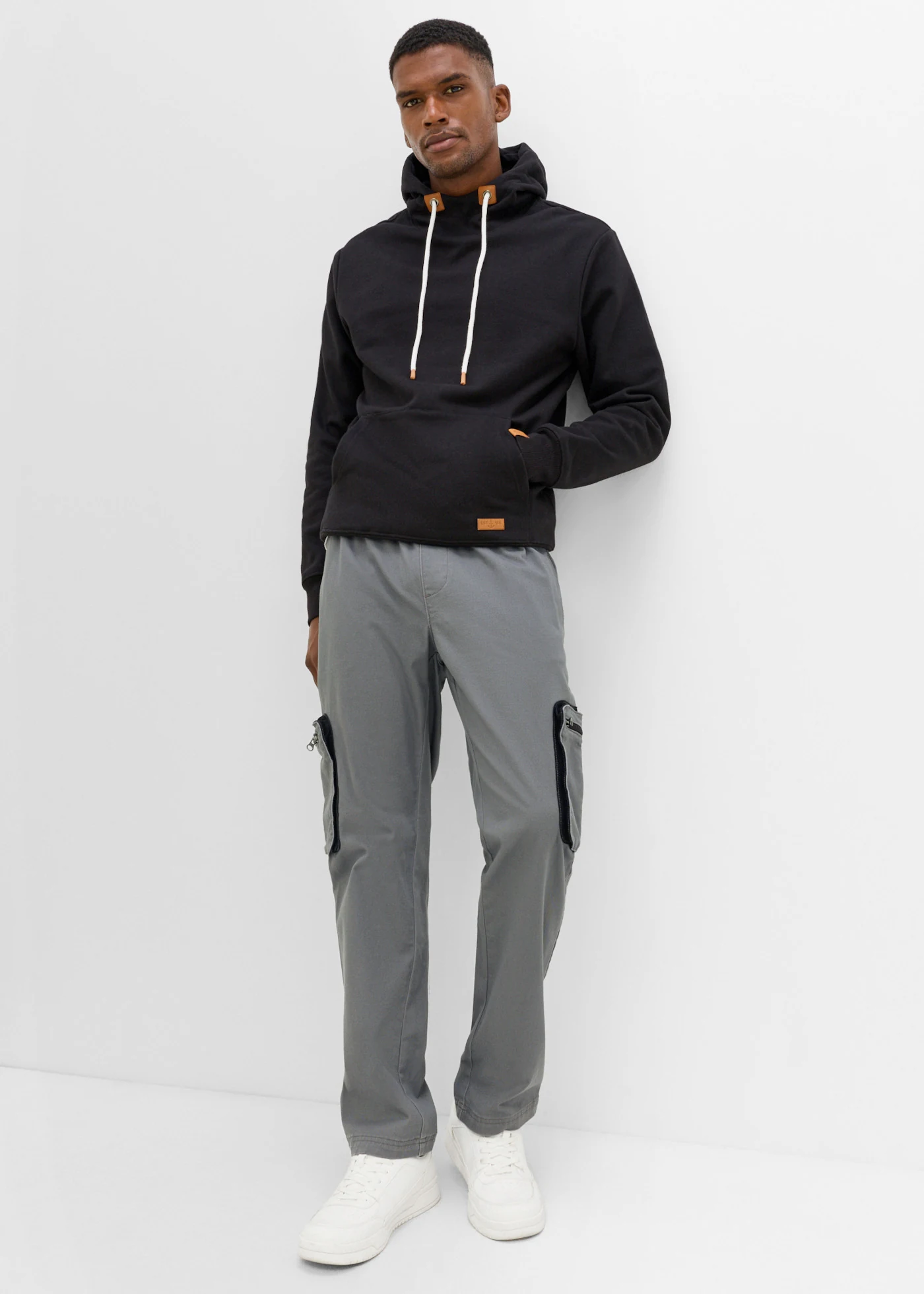 Cargo kalhoty s praktickými kapsami, Regular Fit, Straight • kouřově šedá • bonprix obchod