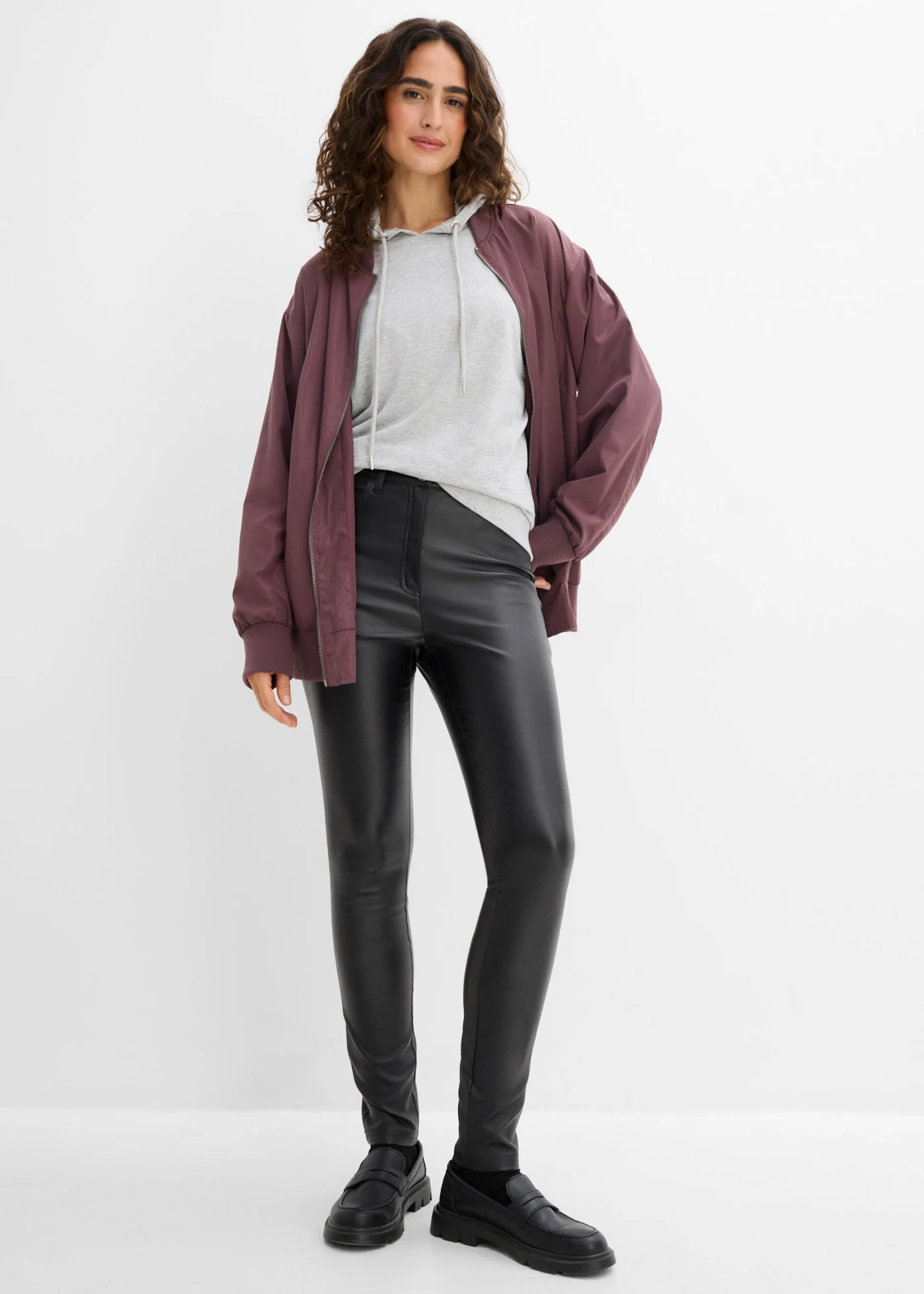 Stretch broek voor een platte buik van gecoate bengaline • zwart • bonprix online shop