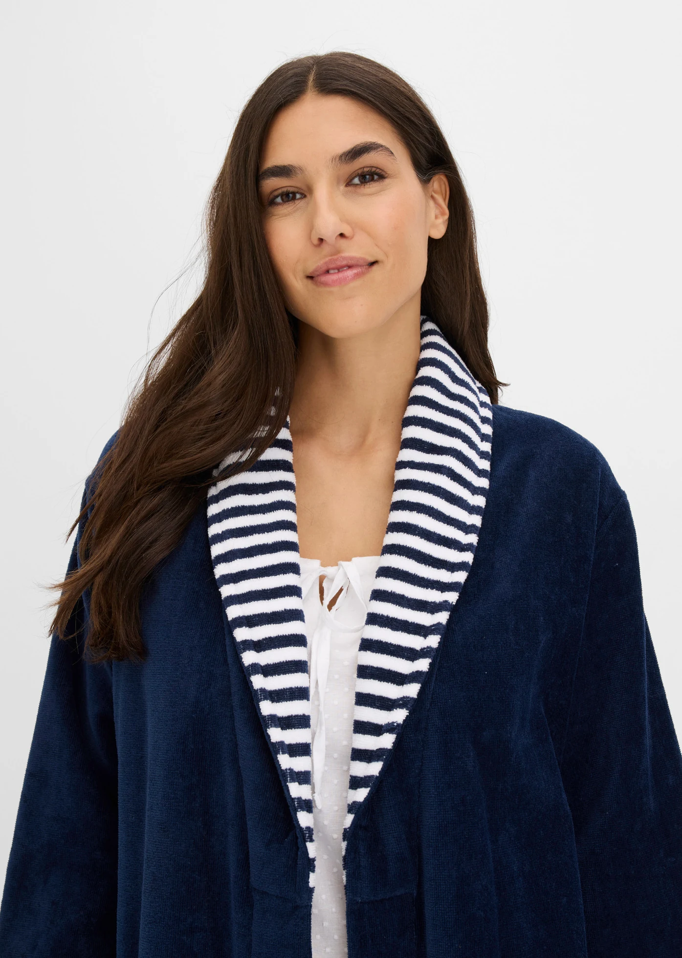 Halat baie flauşat, din bumbac • bleumarin/alb cu dungi • magazin bonprix