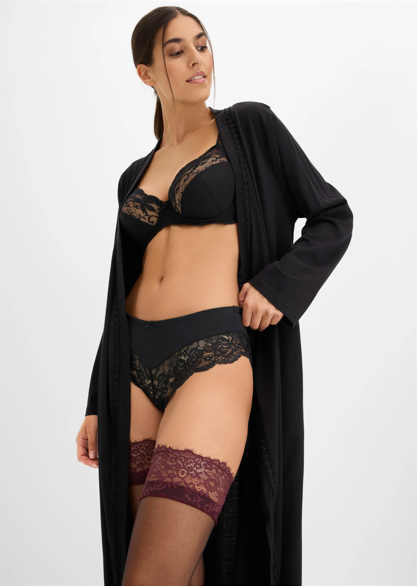Ciorapi fără chilot 20 DEN • negru-mov-afină • magazin bonprix
