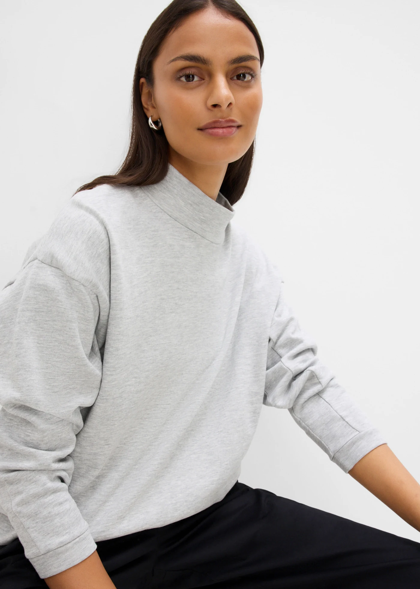 Sweat à manches chauve-souris en coton mélangé • gris clair chiné • Boutique bonprix