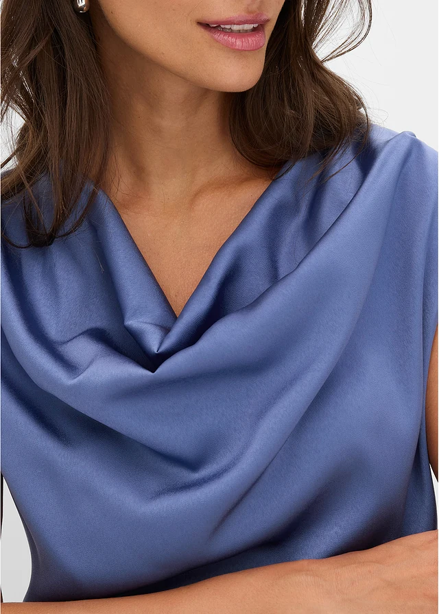 Blousetop van soepel satijn • blauw • bonprix online shop