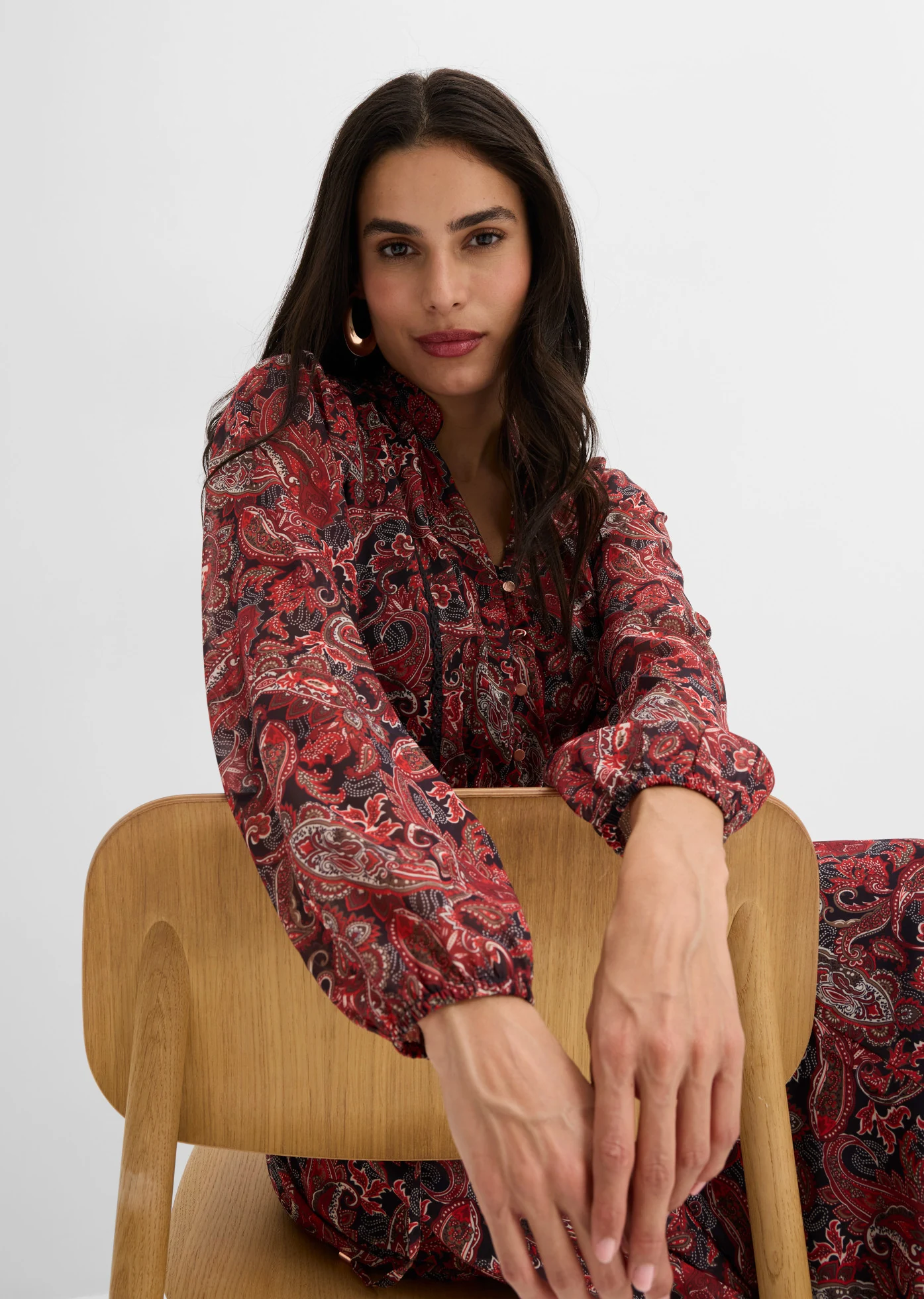 Robe en mousseline à imprimé paisley • noir-rouge paisley • Boutique bonprix