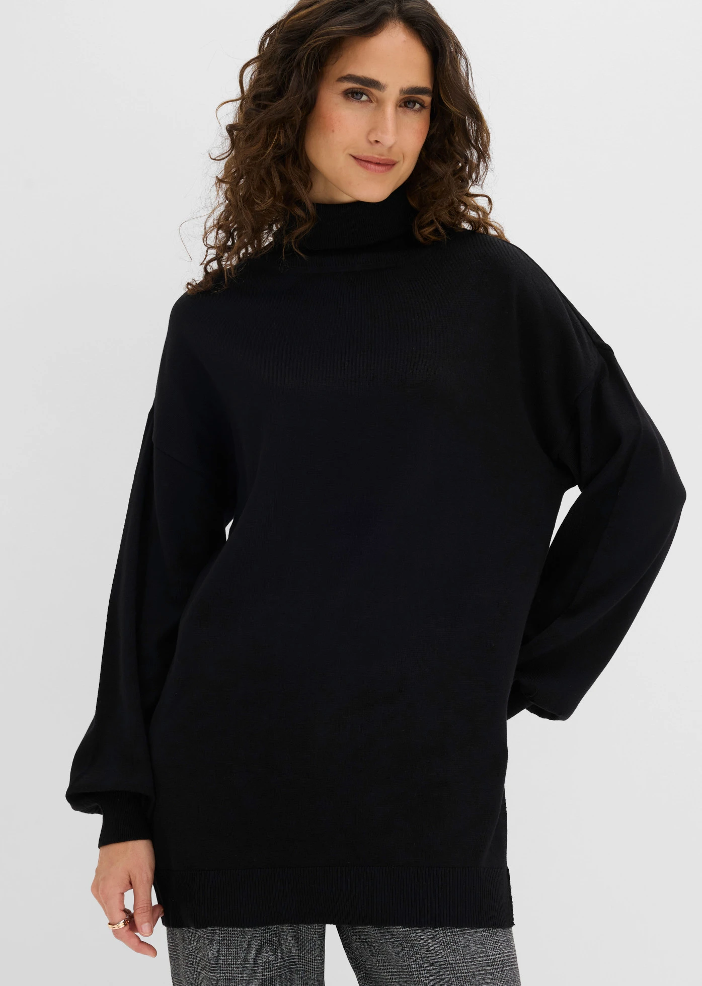 Pull à col roulé en viscose mélangée • noir • Boutique bonprix