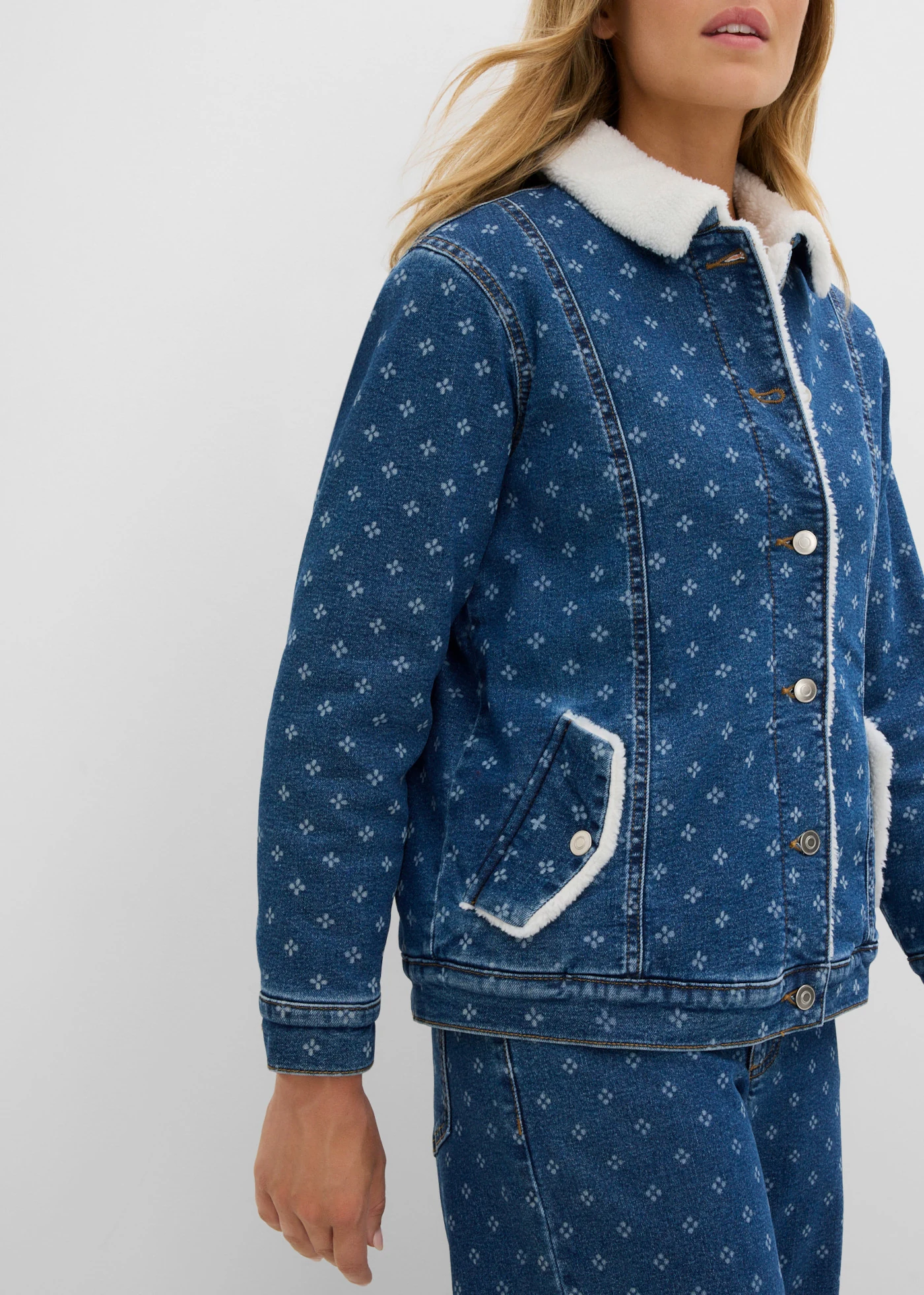 Džínsová bunda, teplo podšívaná, s kožušinkou • modrá denim • obchod bonprix