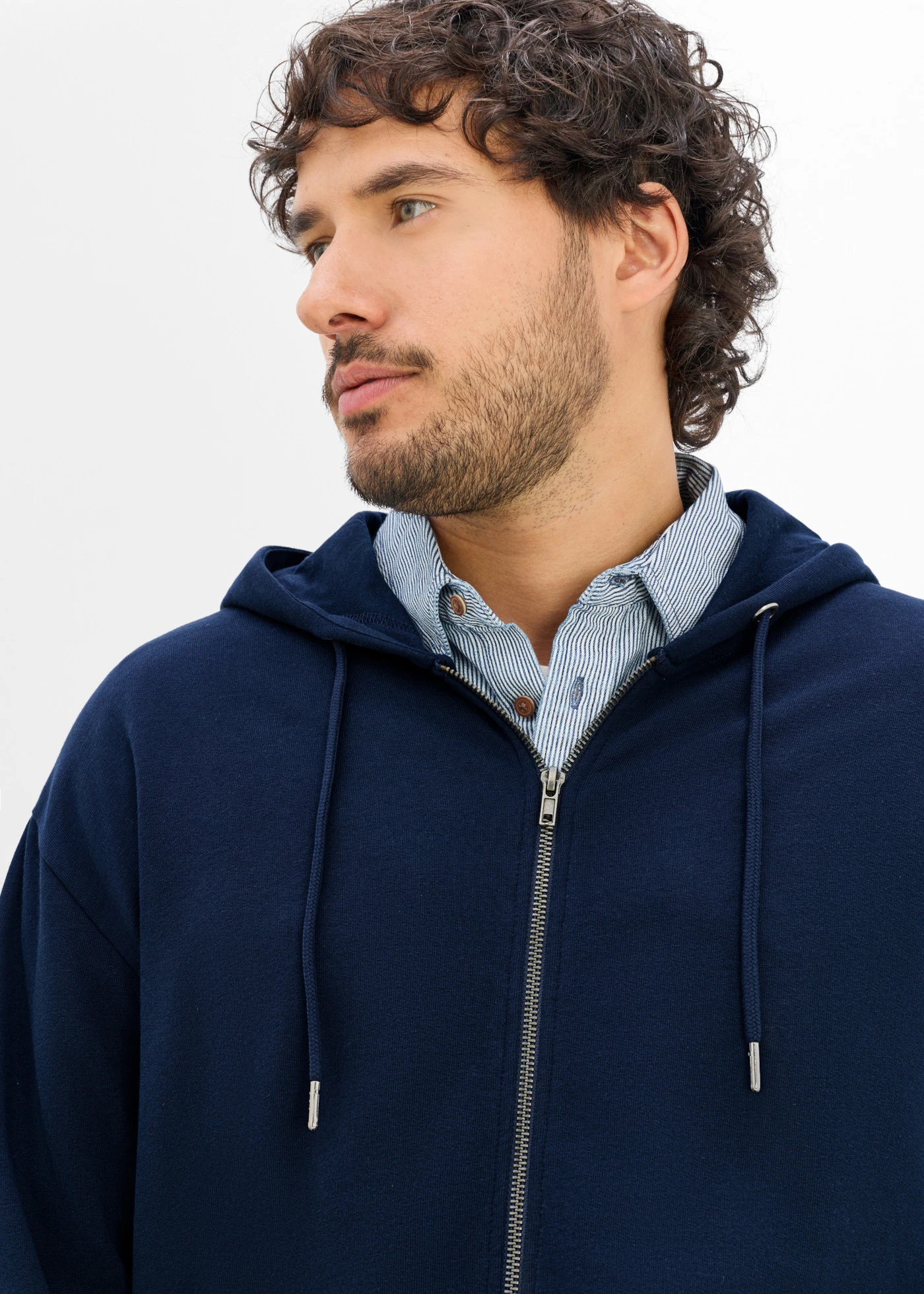 Hoodie in loose fit • donkerblauw • bonprix online shop