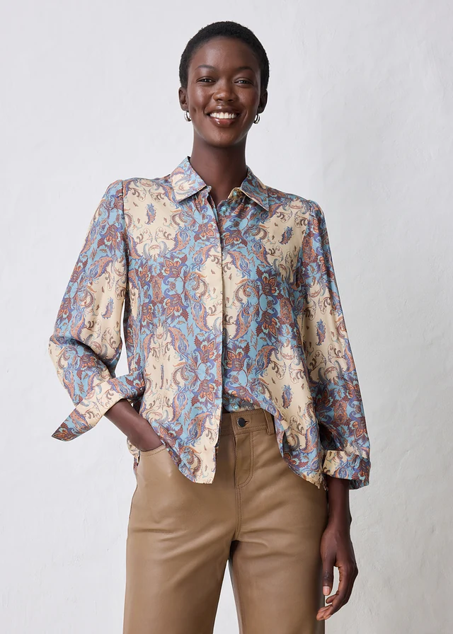 Overhemdblouse in een hoogwaardige zijdemix • indigo-natuurbruin paisley • bonprix online shop