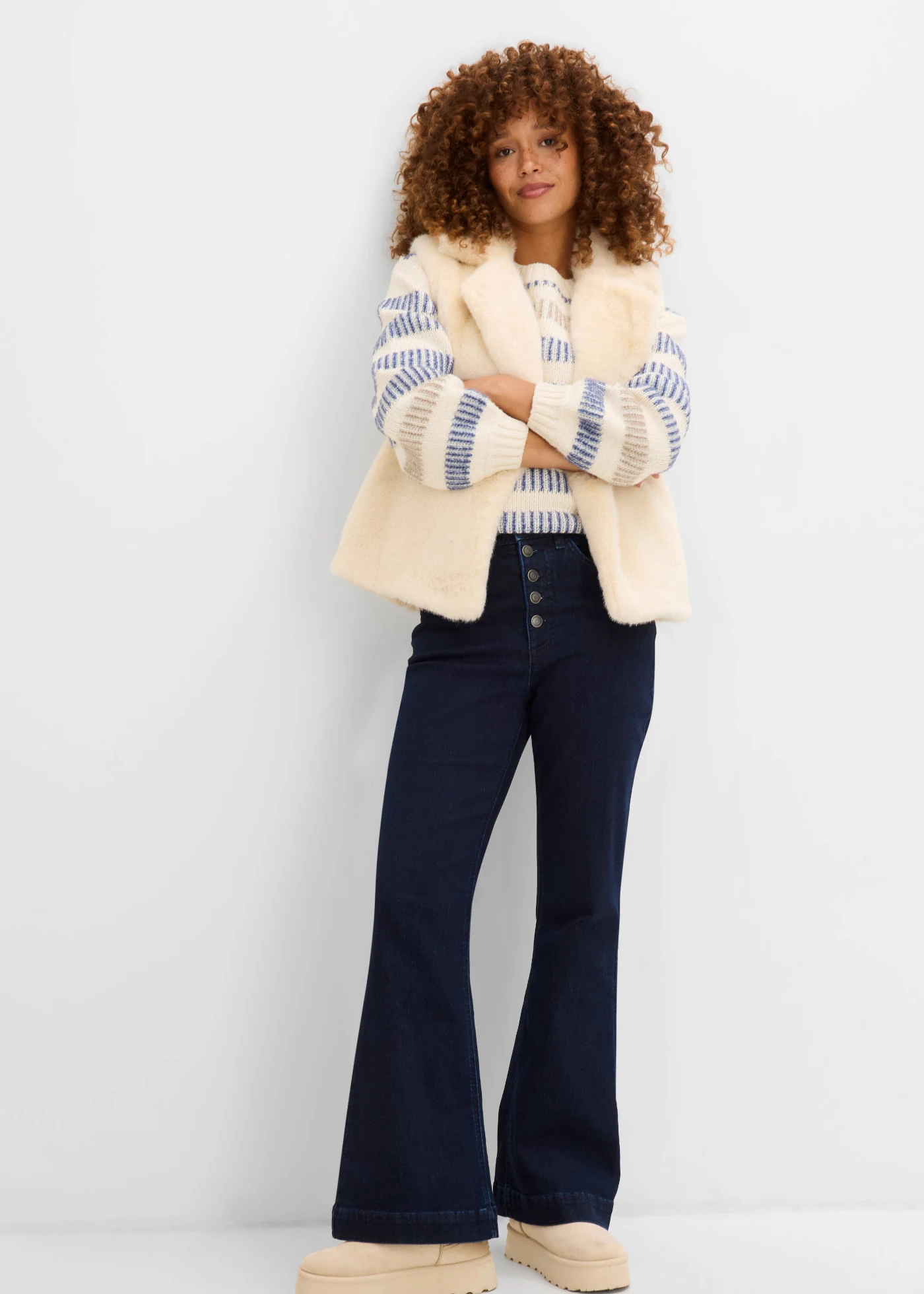 Jean Flare, taille haute confortable • bleu profond denim brut • Boutique bonprix
