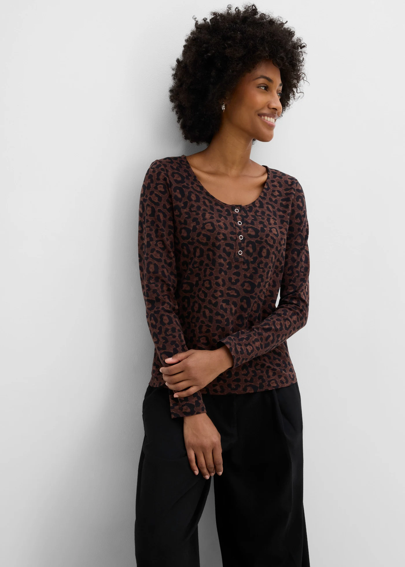 Lot de 3 T-shirts manches longues en coton extensible • marron foncé-noir-marron motif • Boutique bonprix
