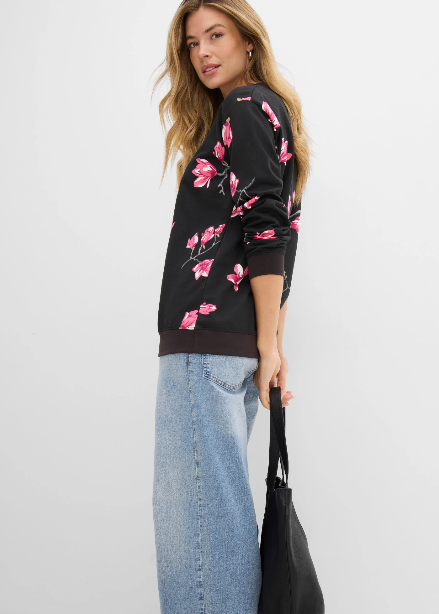 Sweat ample 100% coton • noir floral • Boutique bonprix